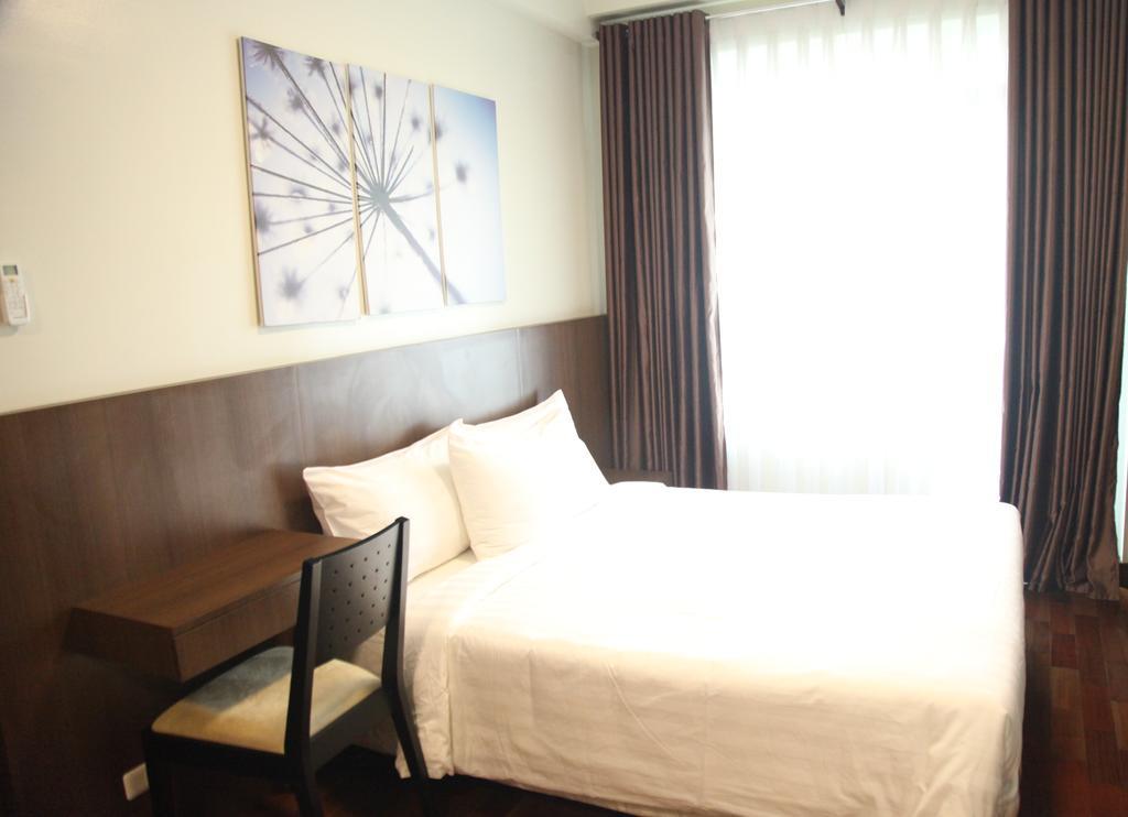 Padgett Place Prime Suites Cebu Exterior photo